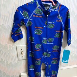 NWT Florida gators, blue soft sleeper size 3-6M gator logo in pattern